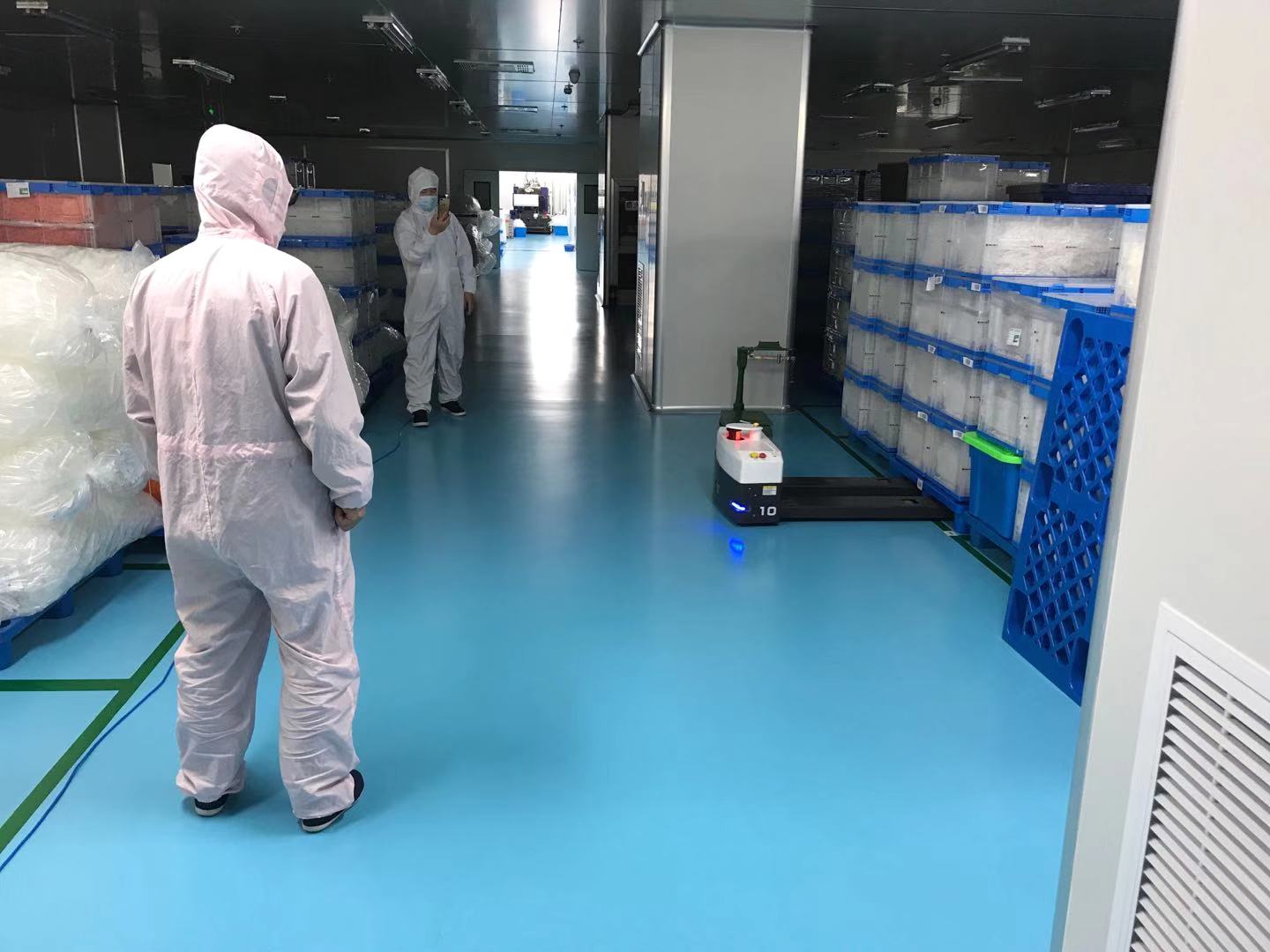 星空电竞(StarSky Sports)AGV机器人义不容辞